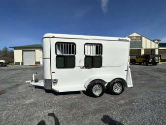 New 2025 Bee 2 HORSE CHIEF SLANT LOAD Horse Trailer