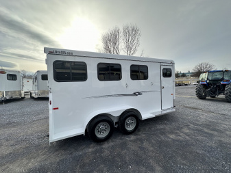 New 2025 Bee 3 HORSE CHIEF SLANT LOAD Horse Trailer