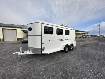 New 2025 Bee 3 HORSE CHIEF SLANT LOAD Horse Trailer