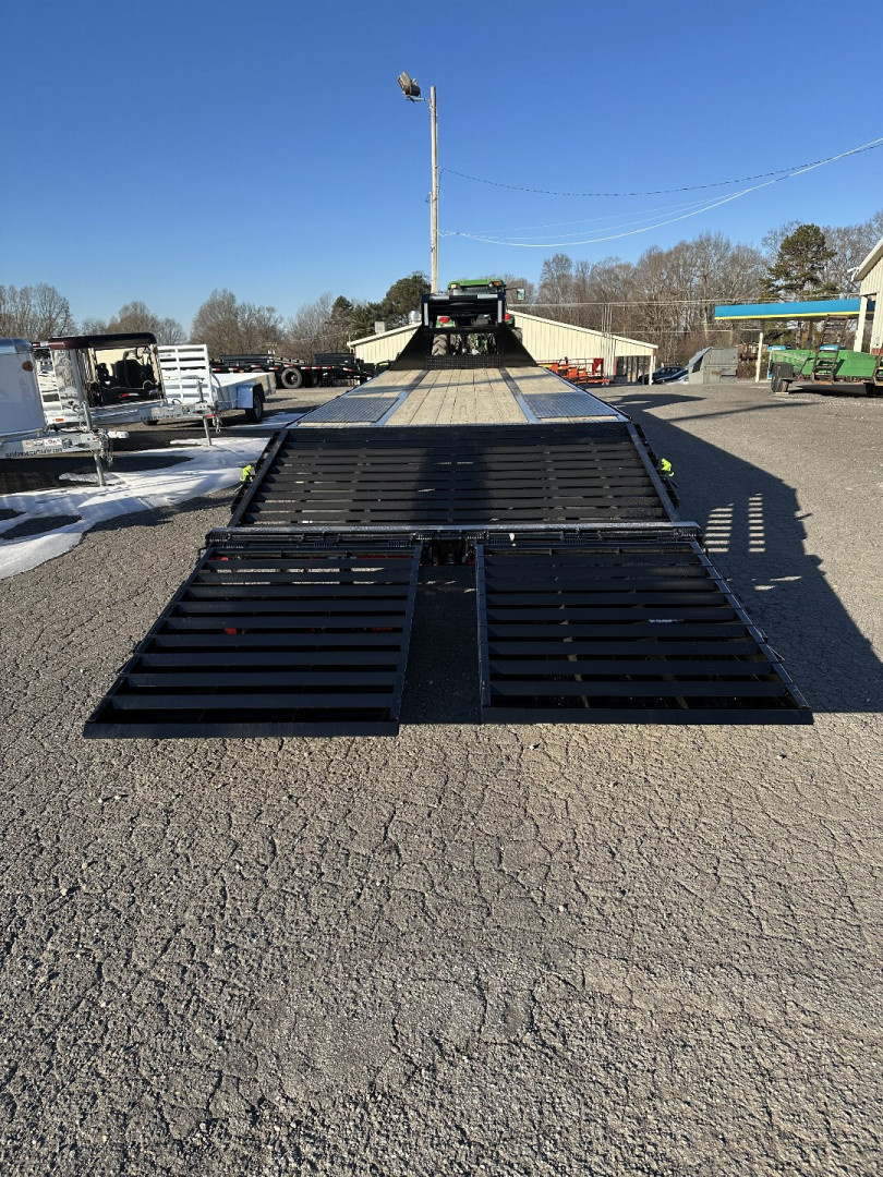 New 2025 Load Trail GP302 Equipment Trailer