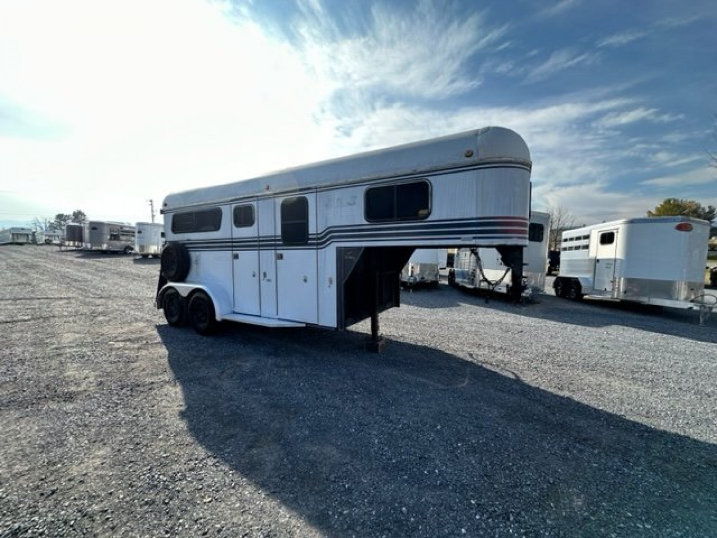 Used 1988 Kingston Trailers 2H GN Straight Load Horse Trailer