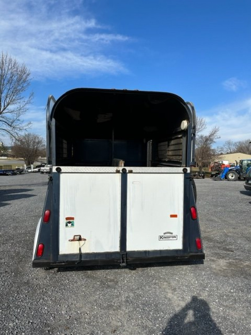 Used 1988 Kingston Trailers 2H GN Straight Load Horse Trailer