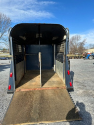 Used 1988 Kingston Trailers 2H GN Straight Load Horse Trailer