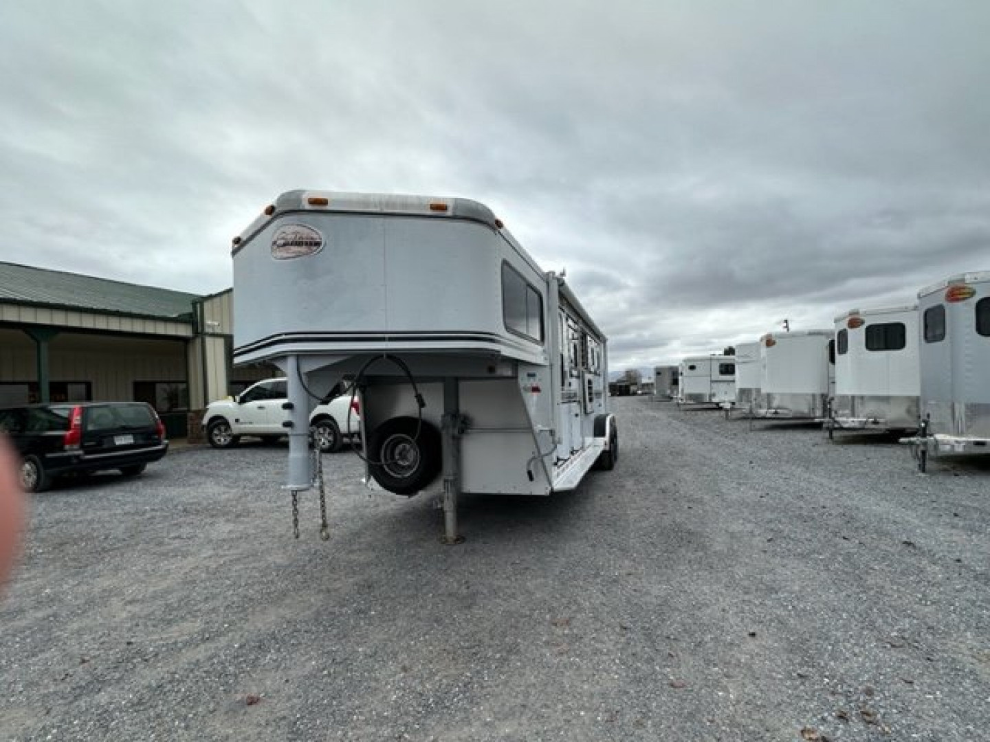 Used 2001 Sundowner Valuelite Horse Trailer