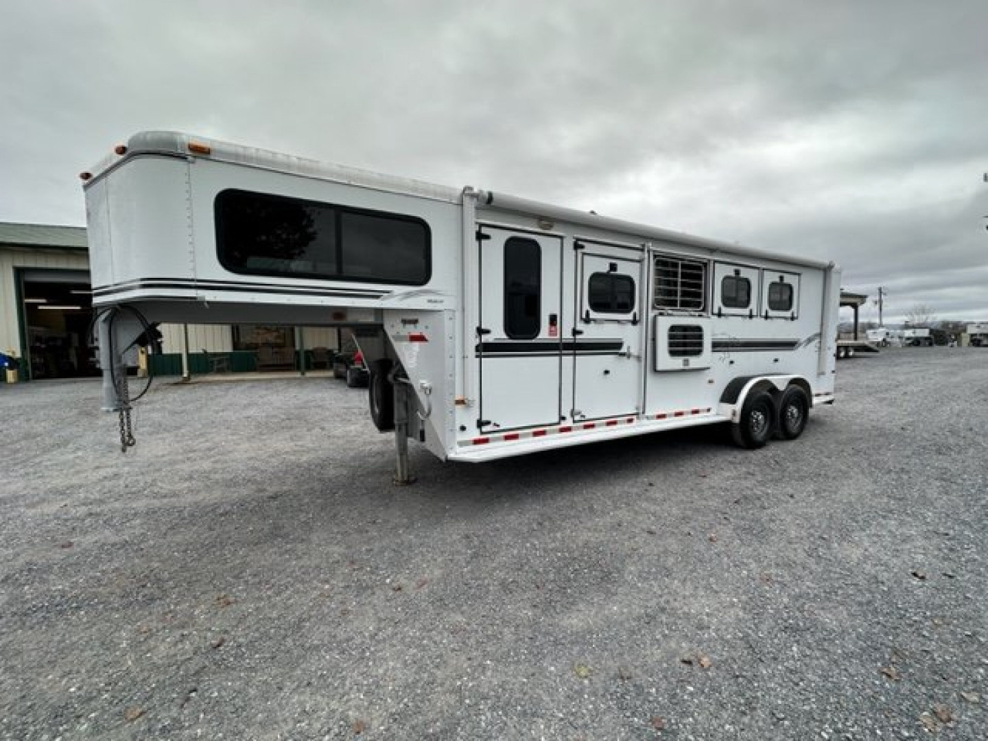 Used 2001 Sundowner Valuelite Horse Trailer