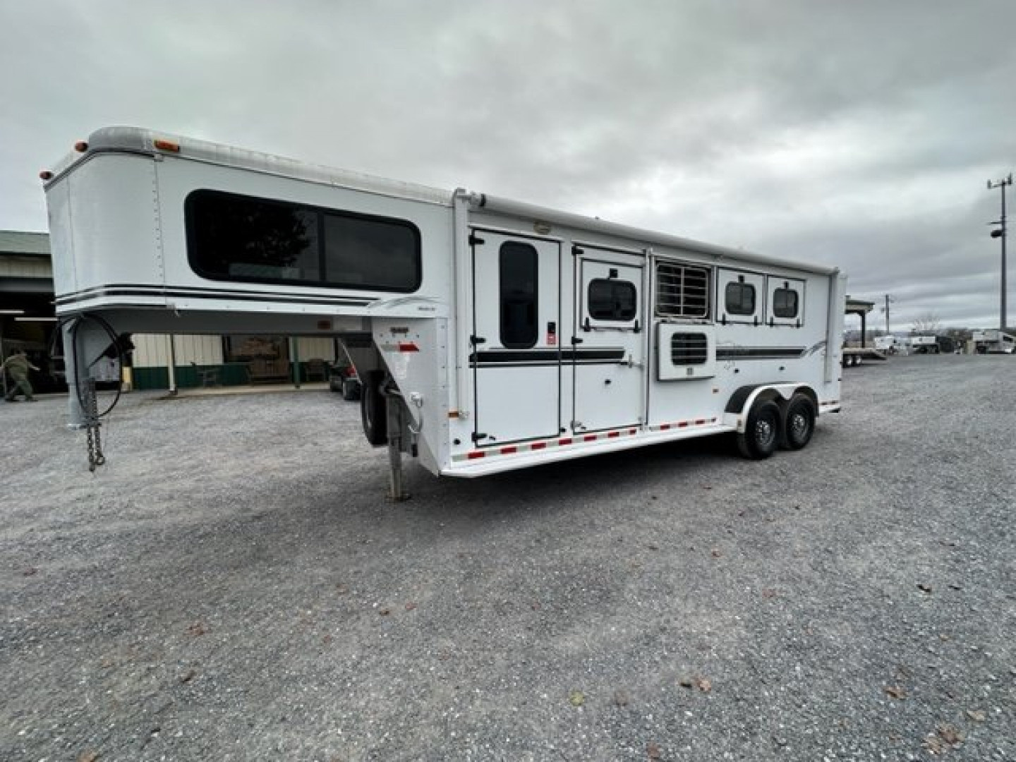 Used 2001 Sundowner Valuelite Horse Trailer