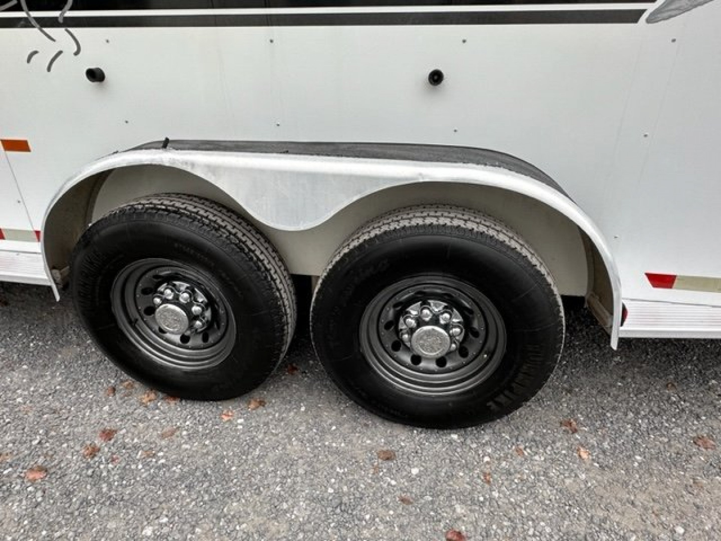 Used 2001 Sundowner Valuelite Horse Trailer