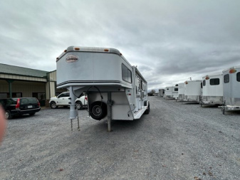 Used 2001 Sundowner Valuelite Horse Trailer