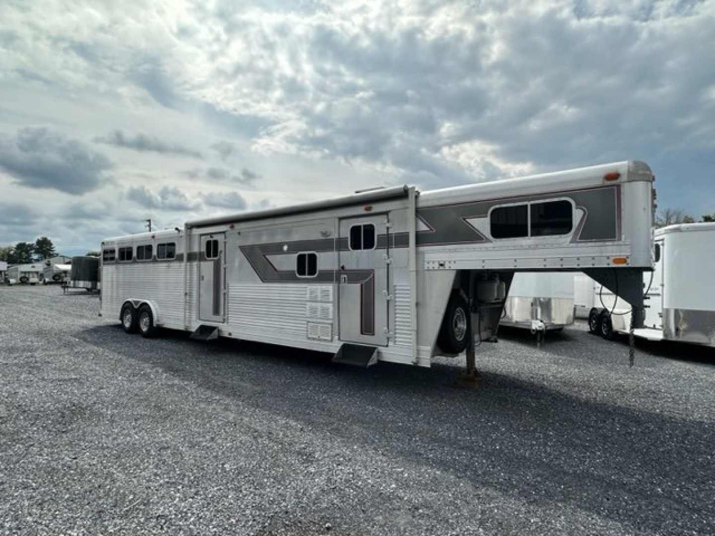 Used 1991 4-Star Trailers 4 Horse w/ LQ & Mid tack Horse Trailer