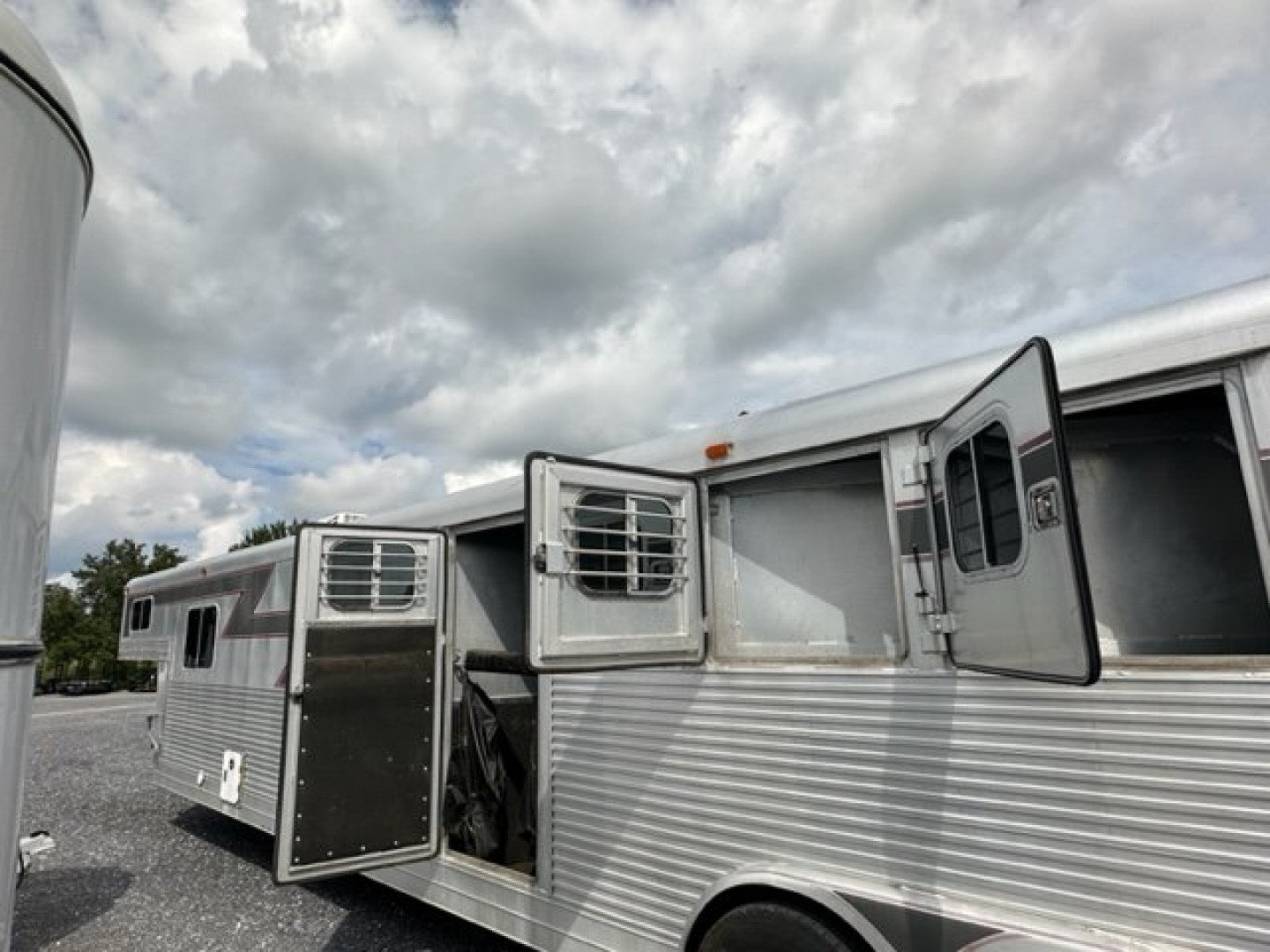 Used 1991 4-Star Trailers 4 Horse w/ LQ & Mid tack Horse Trailer