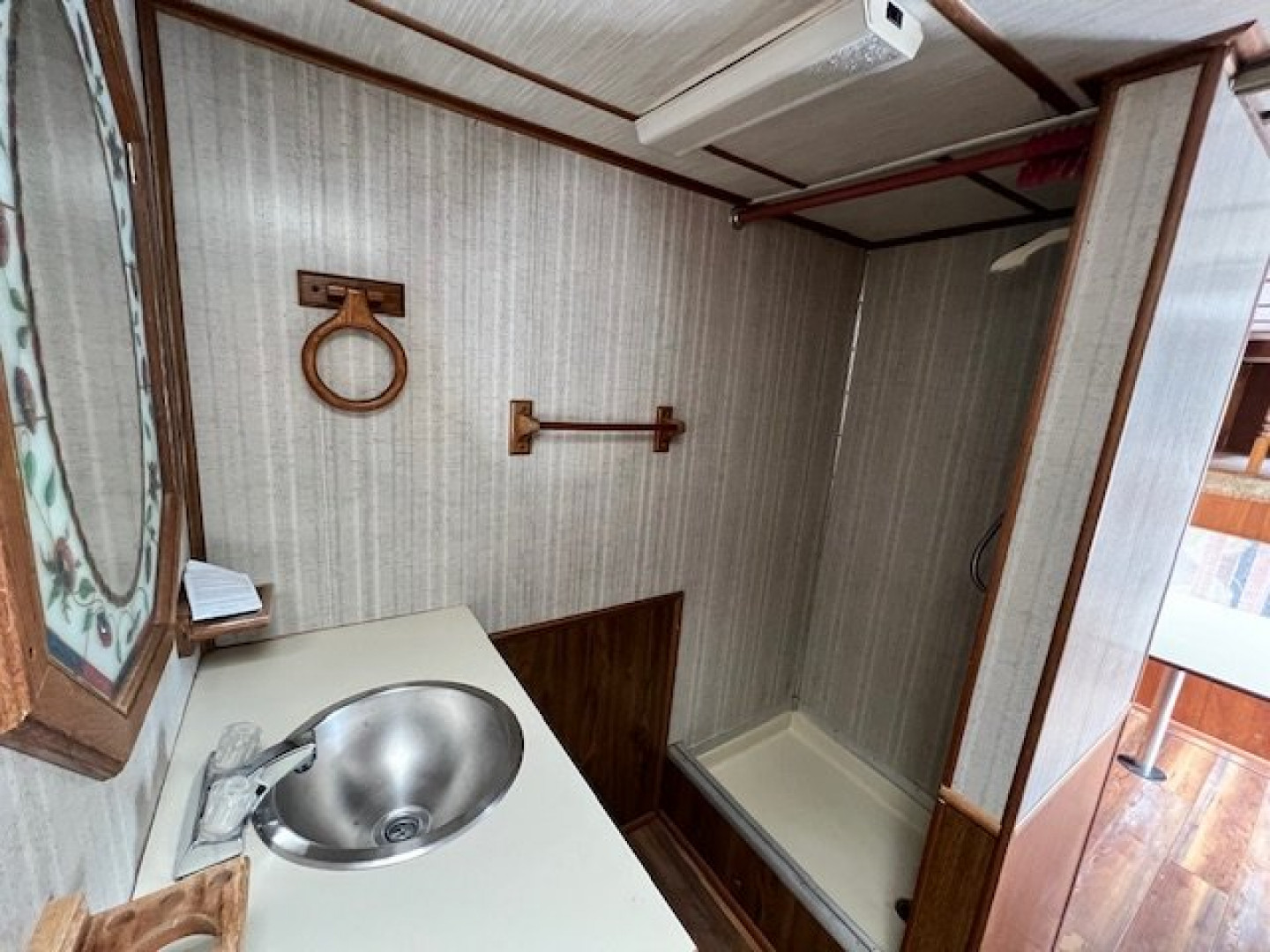 Used 1991 4-Star Trailers 4 Horse w/ LQ & Mid tack Horse Trailer