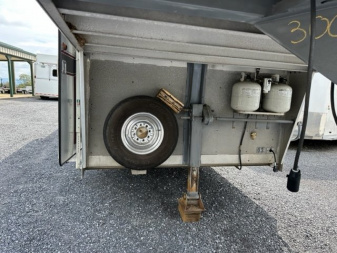 Used 1991 4-Star Trailers 4 Horse w/ LQ & Mid tack Horse Trailer