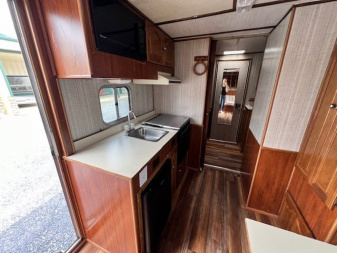 Used 1991 4-Star Trailers 4 Horse w/ LQ & Mid tack Horse Trailer