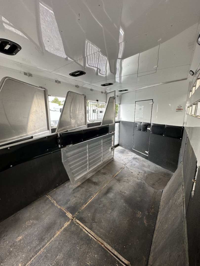 Used 2014 SUNDOWNER Upgraded Rancher Sport Horse Trailer