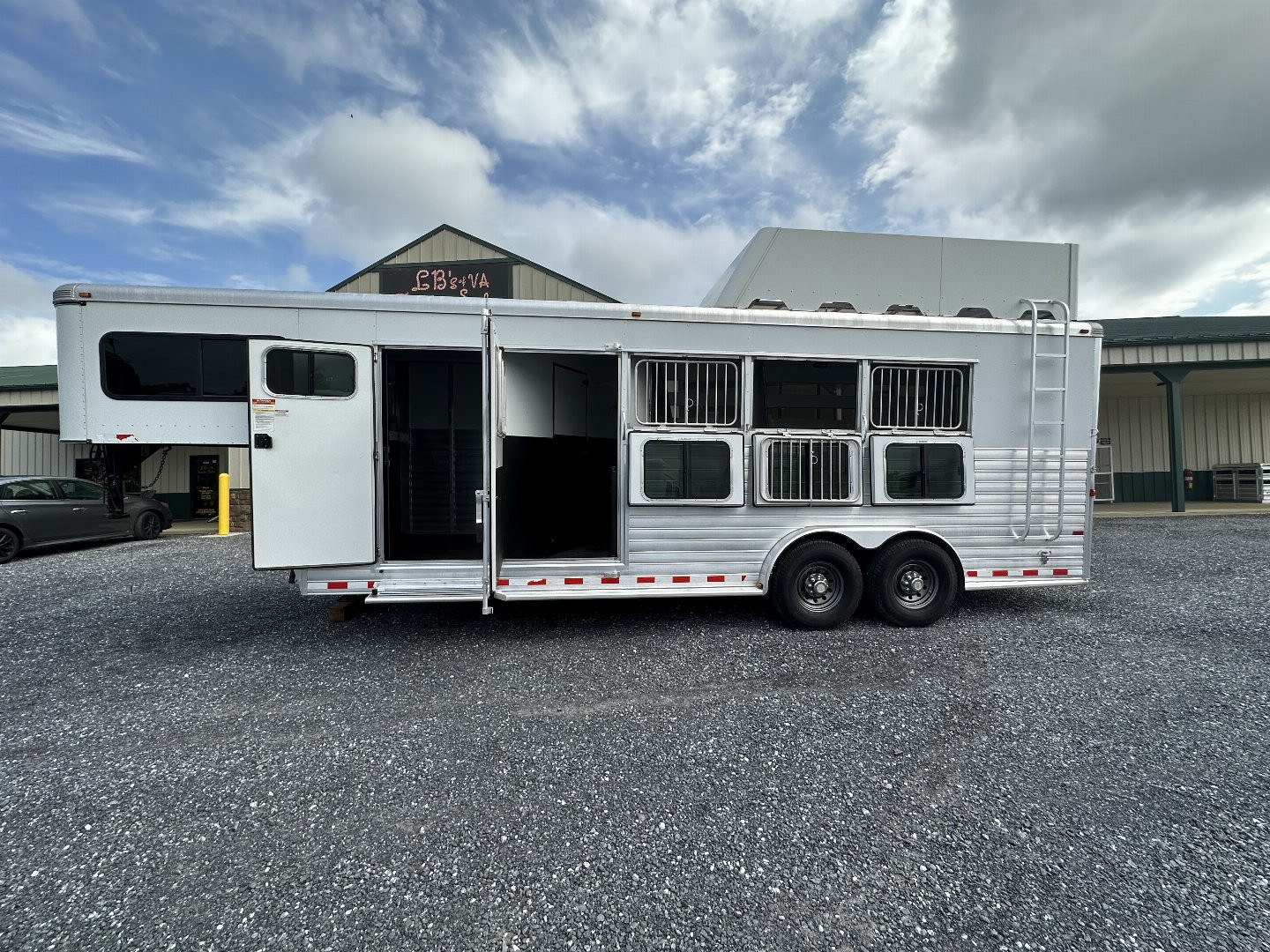 Used 2014 SUNDOWNER Upgraded Rancher Sport Horse Trailer