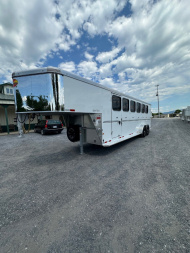 New 2025 Sundowner 6H SUPER SPORT Horse Trailer