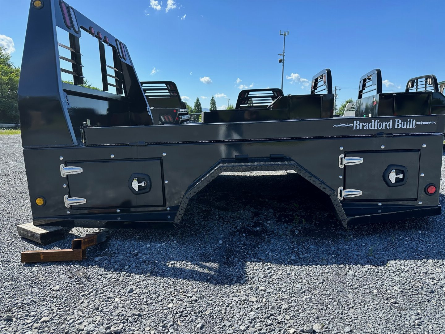 New 2024 BRADFORD STEPSIDE ST 8'6"/97/57-58/42 Truck Bed