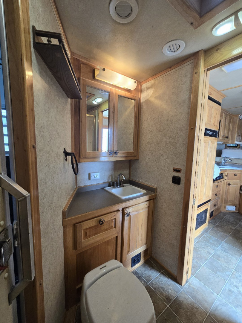 Used 2005 3H Elite w/12' Outlaw LQ