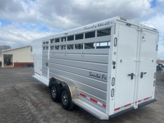New 2024 TRAILS WEST 3H SANTA FE Horse Trailer