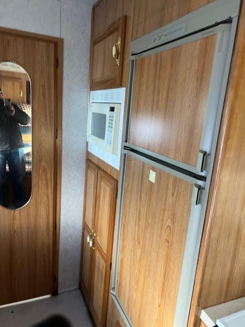 Used 2000 Sundowner Trailers Sierra 3H 8012 LQ w/4' slant wall mid tack Horse Trailer