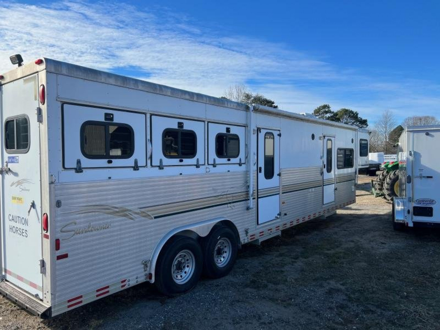 Used 2000 Sundowner Trailers Sierra 3H 8012 LQ w/4' slant wall mid tack Horse Trailer