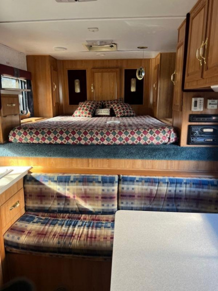 Used 2000 Sundowner Trailers Sierra 3H 8012 LQ w/4' slant wall mid tack Horse Trailer