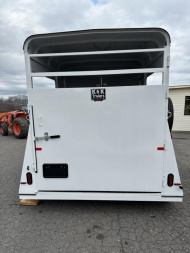 New 2024 Bee 2H Wrangler Horse Trailer