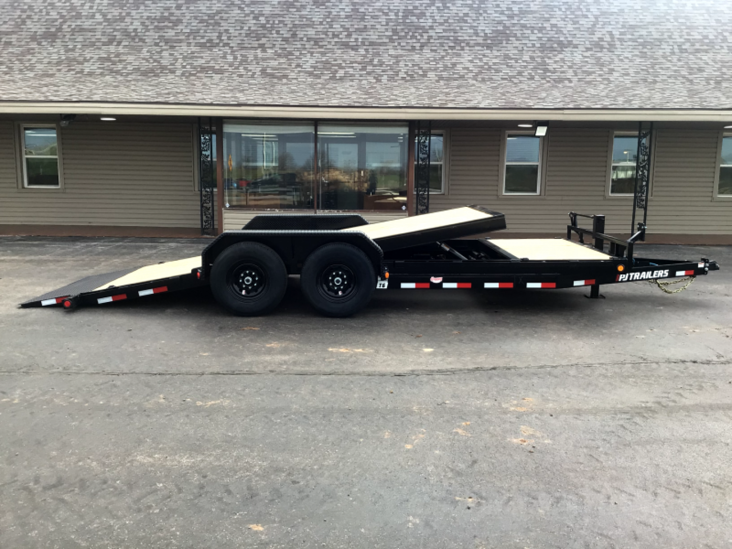 New 2026 PJ 83"x20' Equipment Tilt Trailer – T6