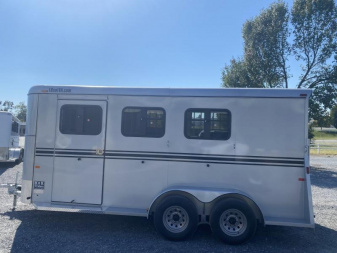 New 2024 Bee 3H BP Conquest Horse Trailer