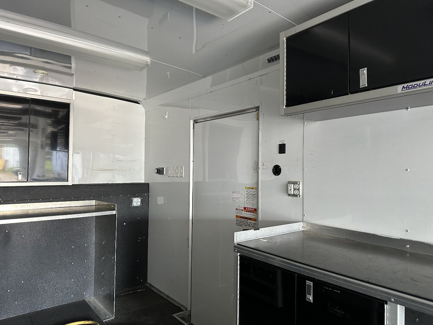 Used 2016 Sundowner Trailers 32' GN Cargo Specialty Trailer