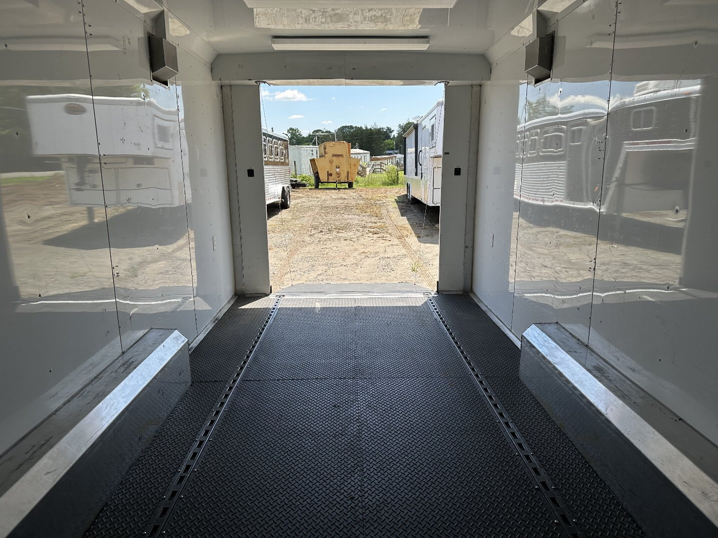 Used 2016 Sundowner Trailers 32' GN Cargo Specialty Trailer