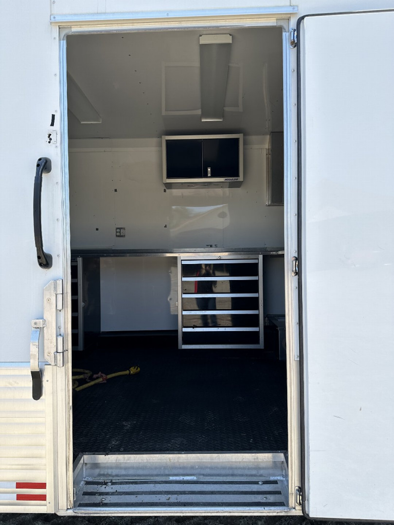 Used 2016 Sundowner Trailers 32' GN Cargo Specialty Trailer
