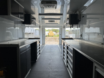 Used 2016 Sundowner Trailers 32' GN Cargo Specialty Trailer