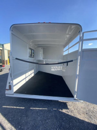 New 2024 Bee 2H BP Conquest Horse Trailer