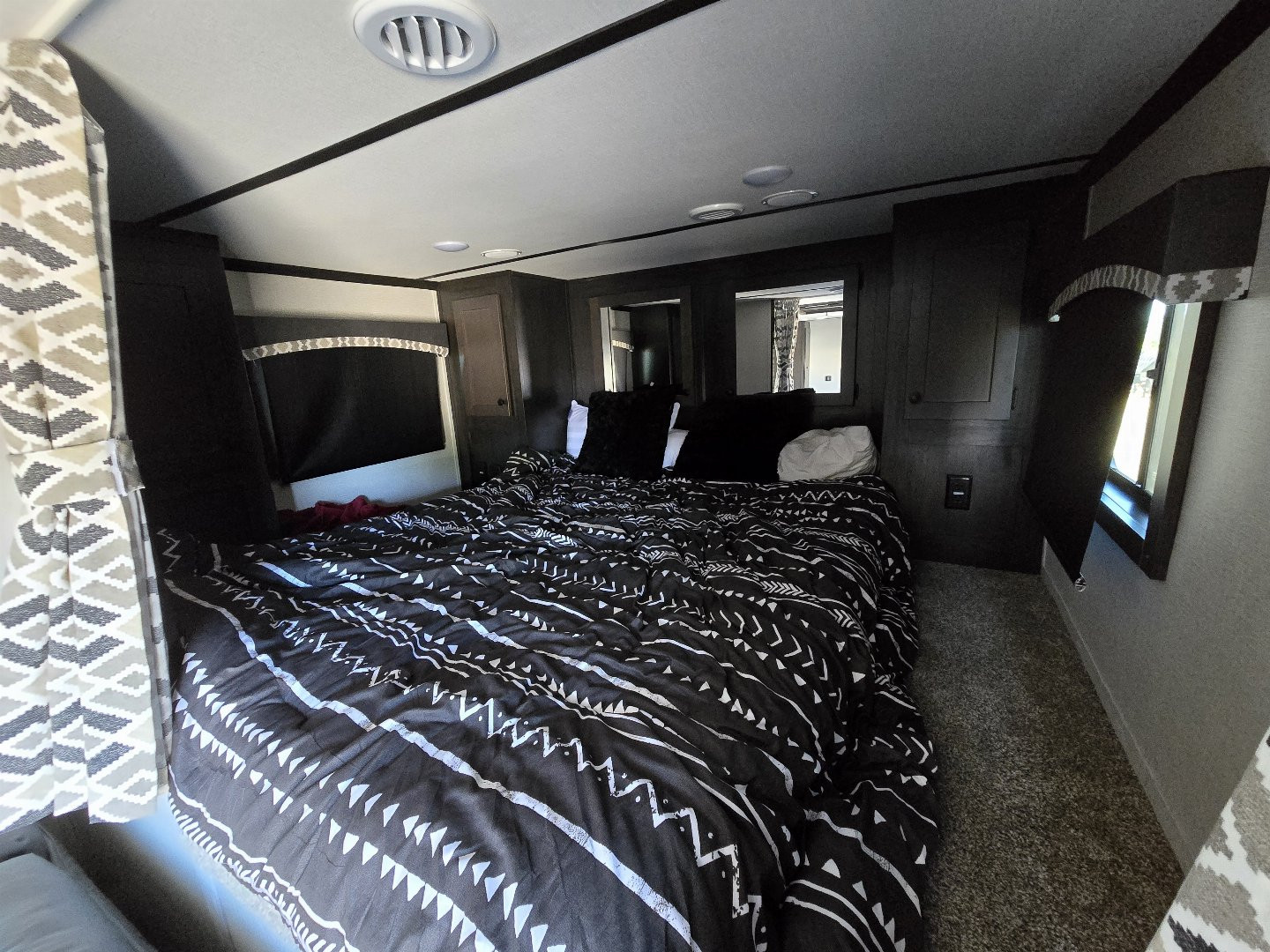 New 2024 BISON TRAILERS RCT18T16 Cargo / Enclosed Trailer