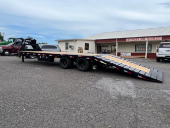 New 2024 Load Trail 102"X32' Low-Pro GN Equipment Trailer