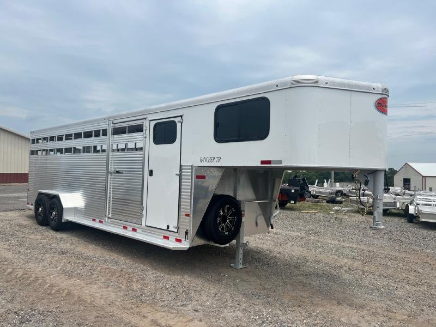New 2024 Sundowner Trailers Rancher TR 24' GN Stock / Stock Combo Trailer