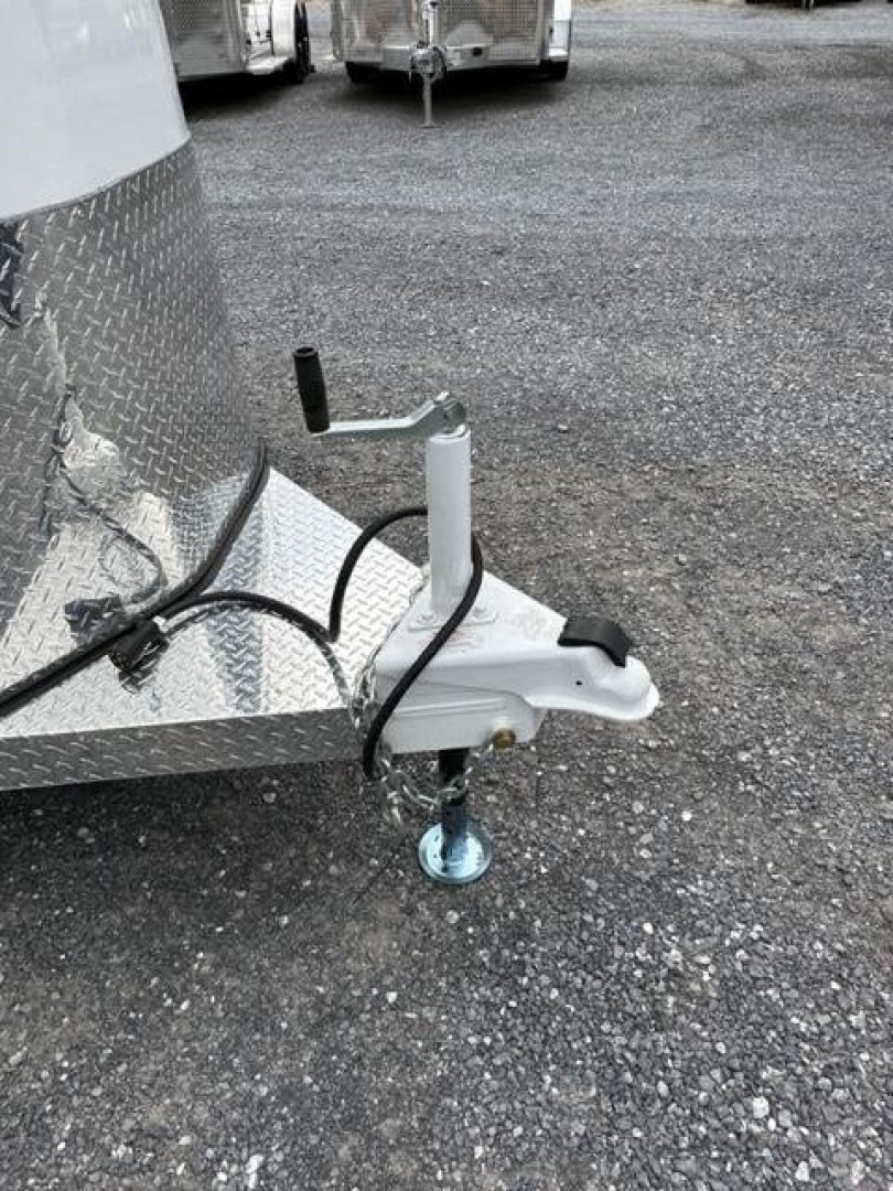 New 2024 Trails West ROYALE BP PLUS Horse Trailer