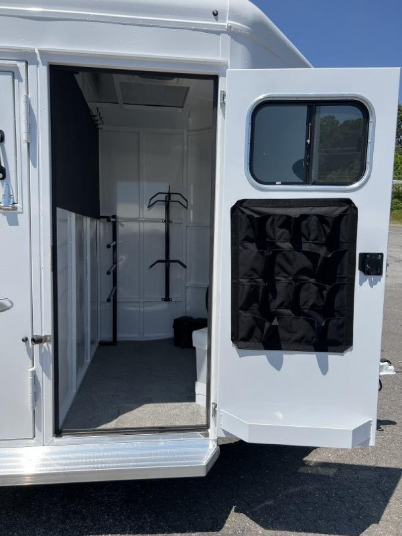 New 2024 Trails West ROYALE BP PLUS Horse Trailer