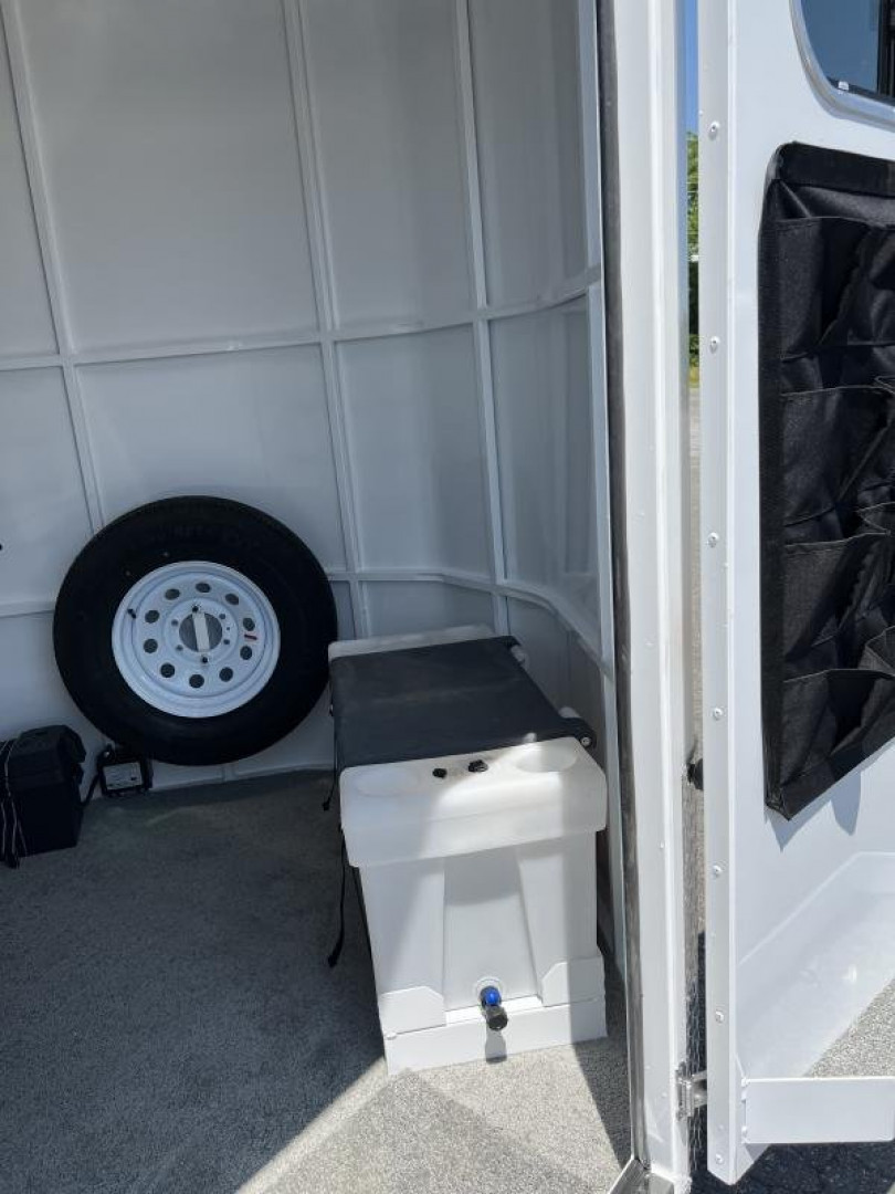 New 2024 Trails West ROYALE BP PLUS Horse Trailer