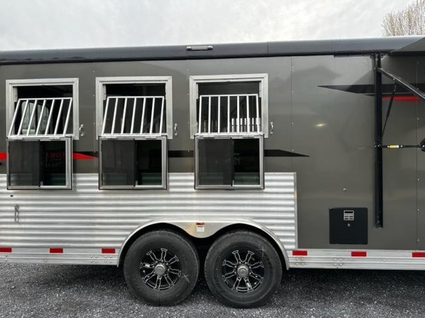 New 2023 Bison Trailers SV8313 SLIDE OUT LQ Horse Trailer