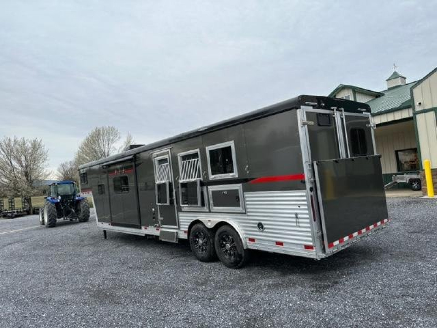 New 2023 Bison Trailers SV8313 SLIDE OUT LQ Horse Trailer
