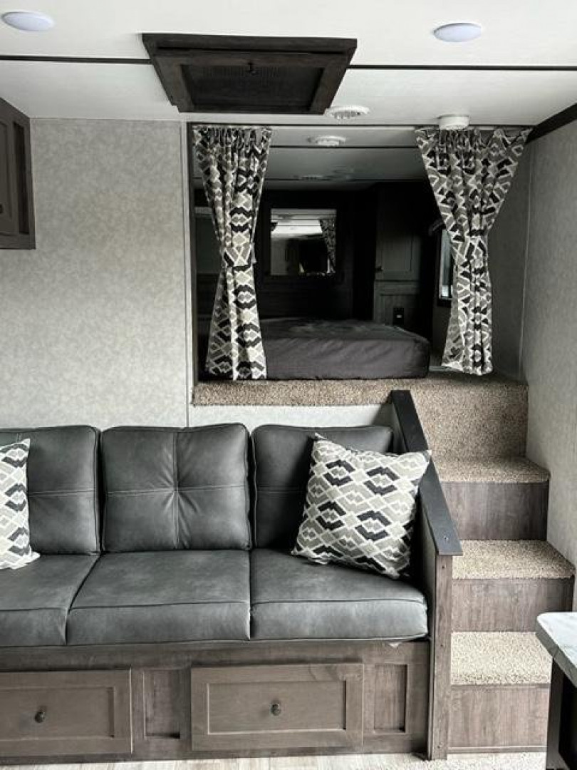 New 2023 Bison Trailers SV8313 SLIDE OUT LQ Horse Trailer