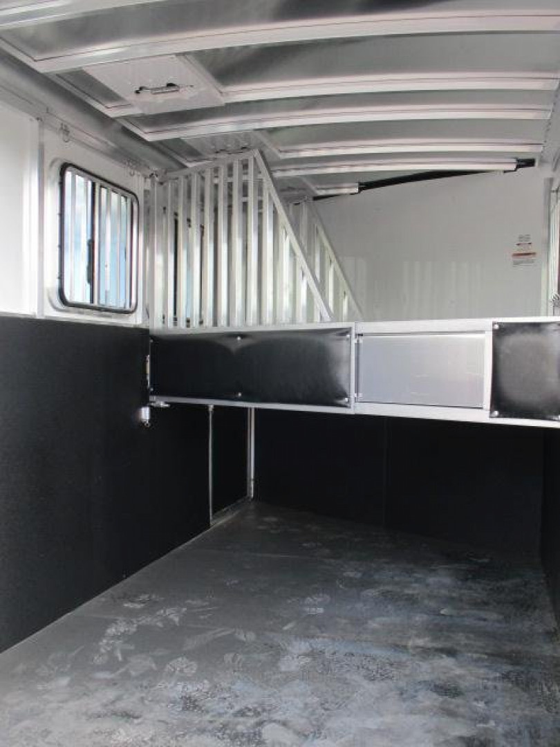 New 2023 Sundowner Trailers 3H Super Sport Horse Trailer