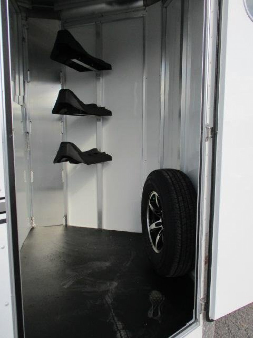 New 2023 Sundowner Trailers 3H Super Sport Horse Trailer