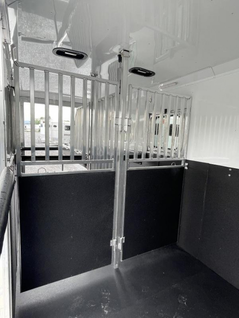 New 2023 Sundowner Trailers Charter 2+1 TR SE GN Horse Trailer