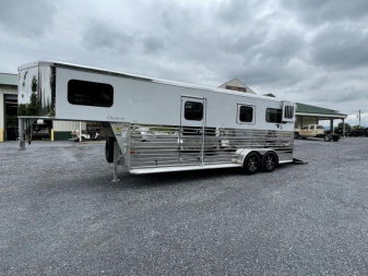 New 2023 Sundowner Trailers Charter 2+1 TR SE GN Horse Trailer
