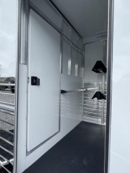 New 2023 Sundowner Trailers Charter 2+1 TR SE GN Horse Trailer