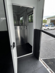 New 2023 Sundowner Trailers Charter 2+1 TR SE GN Horse Trailer