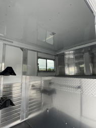 New 2023 Sundowner Trailers Charter 2+1 TR SE GN Horse Trailer